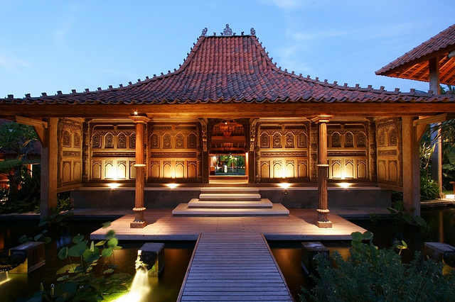 Villa di Bali dengan Desain Arsitektur Tradisional